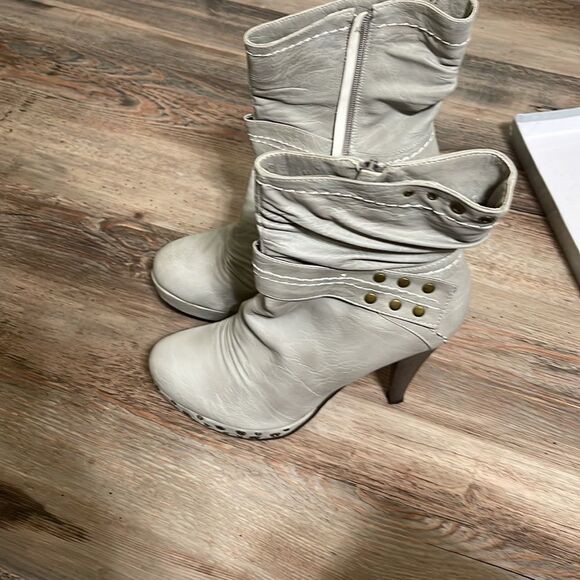 Booties   - Picture 2 of 6